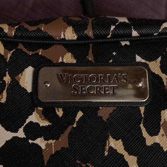 I bought it but never use it, it’s from Victoria secrets. - Picture 10 of 10